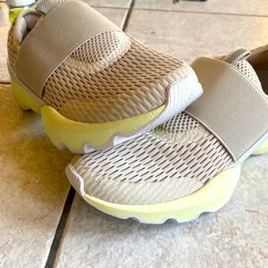 SOREL Athletic walking~ work out shoes , Hardly worn, Great Condition.